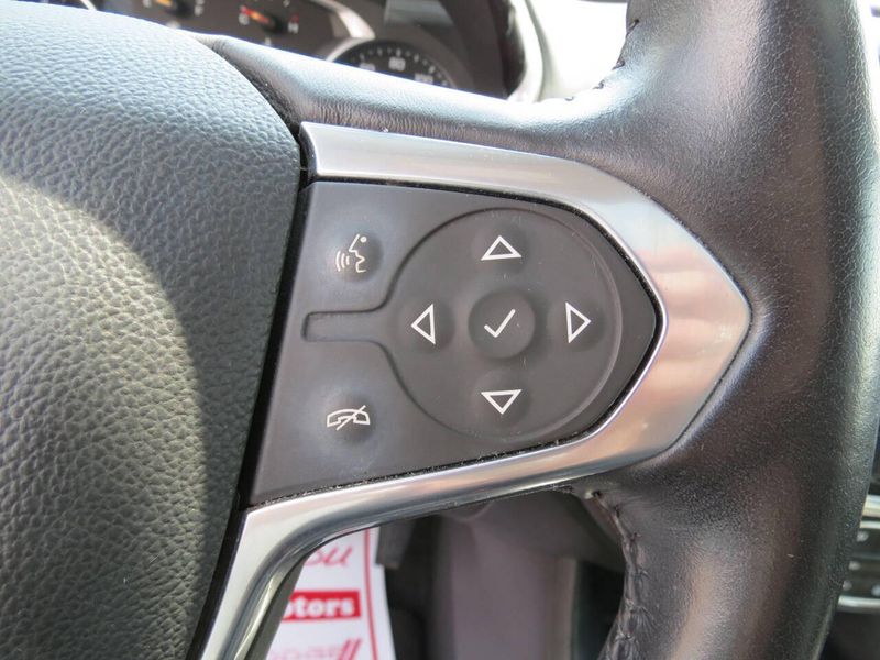 Used 2021 Chevrolet Traverse Premier 4x4 4dr SUVImage 14