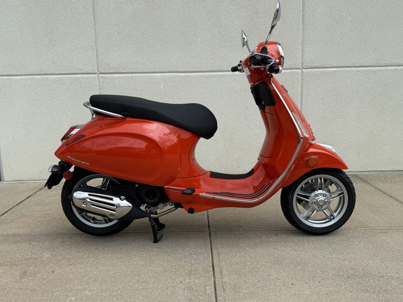2024 Vespa PRIMAVERA 50Image 2