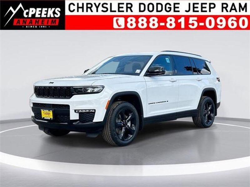 New 2025 Jeep Grand Cherokee L Limited 4x4Image 1
