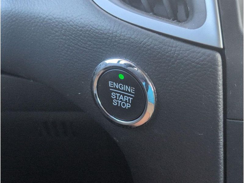 Used 2020 Ford Edge SEImage 18