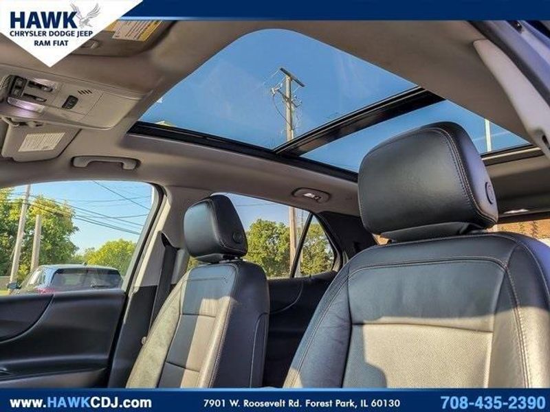 2020 Chevrolet Equinox LT photo 2