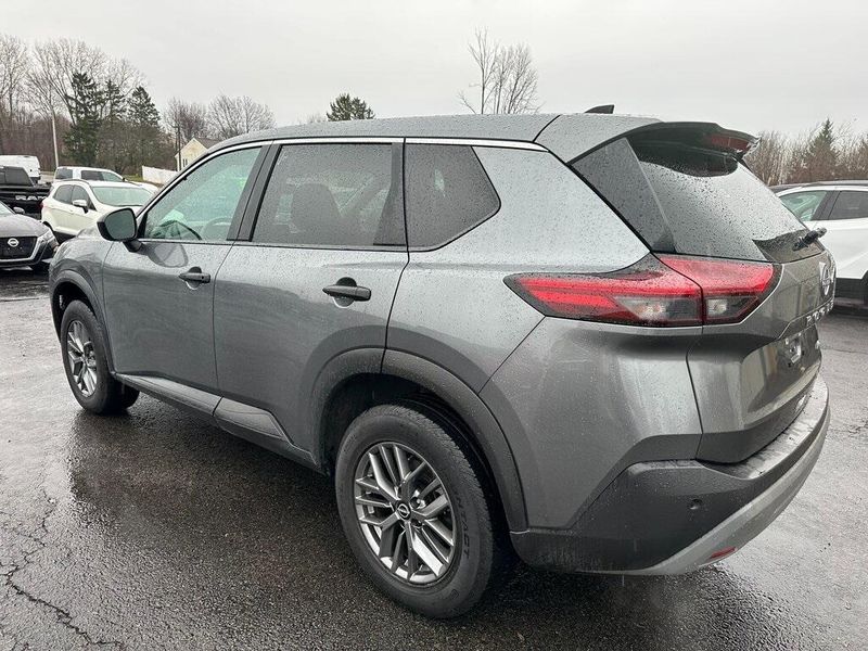 2022 Nissan Rogue SImage 13
