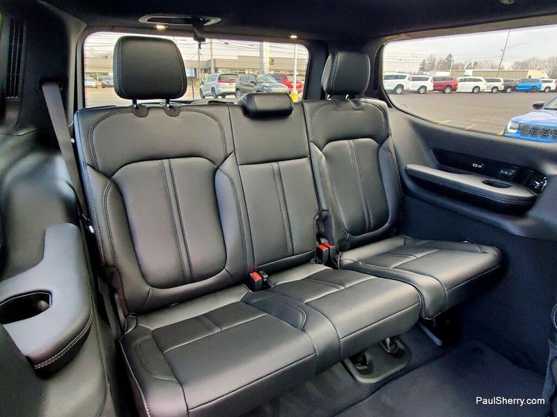 2026 Jeep Grand Wagoneer Summit Obsidian 4x4