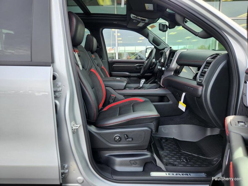 New 2026 RAM 1500 Rho Crew Cab 4x4 5'7' Box