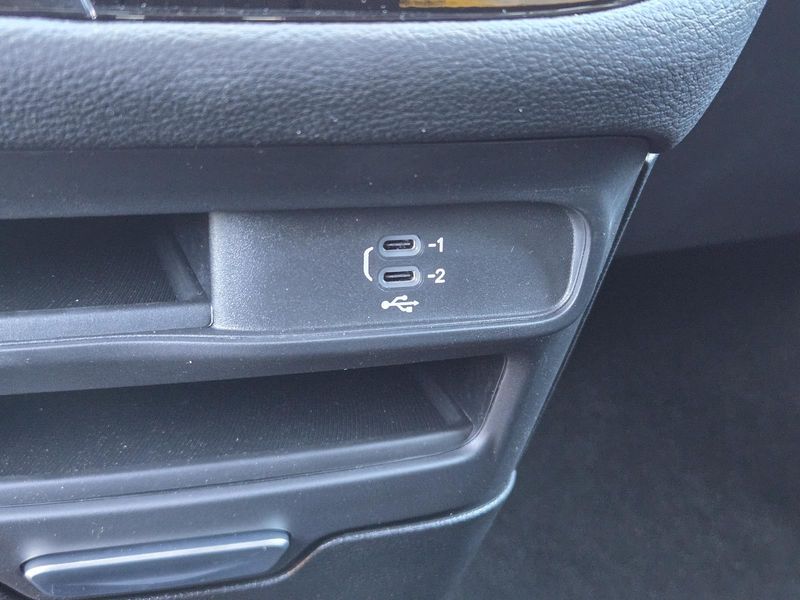 New 2026 Chrysler Pacifica Select