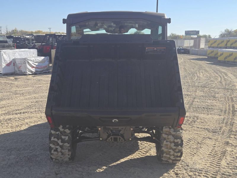 New 2026 Can-Am DEF DPS CAB HD9 Image 10