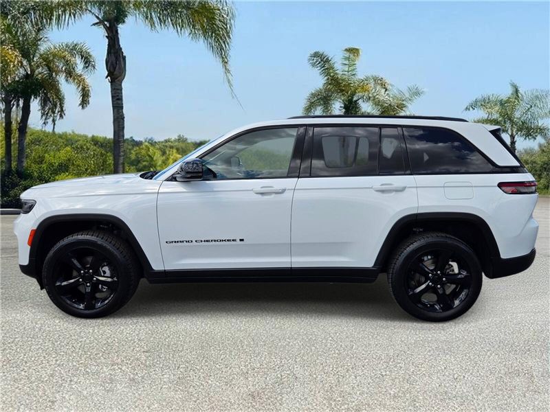 Used 2024 Jeep Grand Cherokee Altitude X 4x4