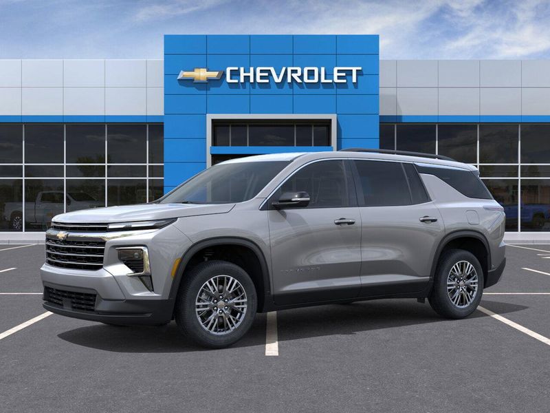 New 2025 Chevrolet Traverse FWD LTImage 2