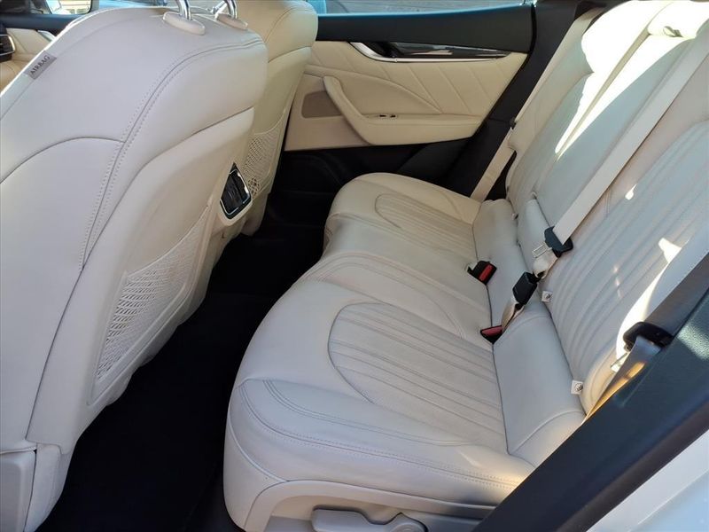 Used 2022 Maserati Levante ModenaImage 9