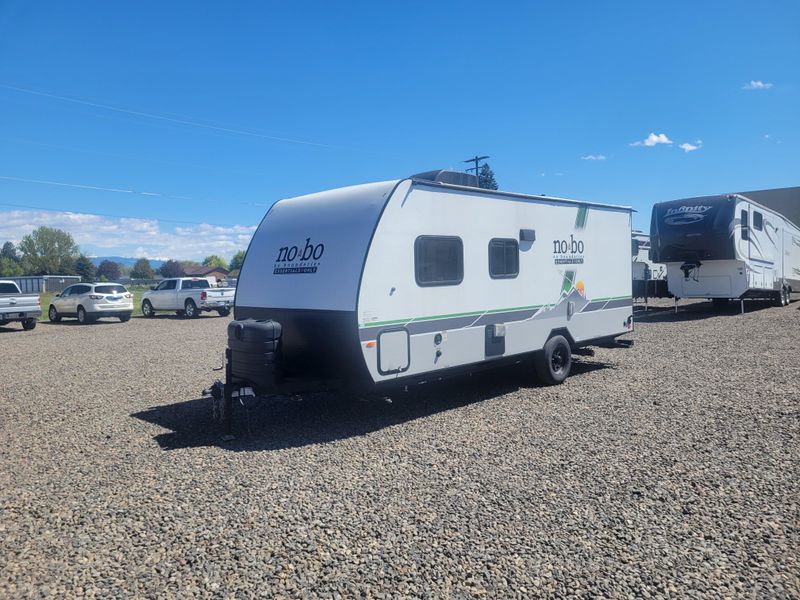 Used 2024 FOREST RIVER NO BOUNDRIES 19.3 Image 7