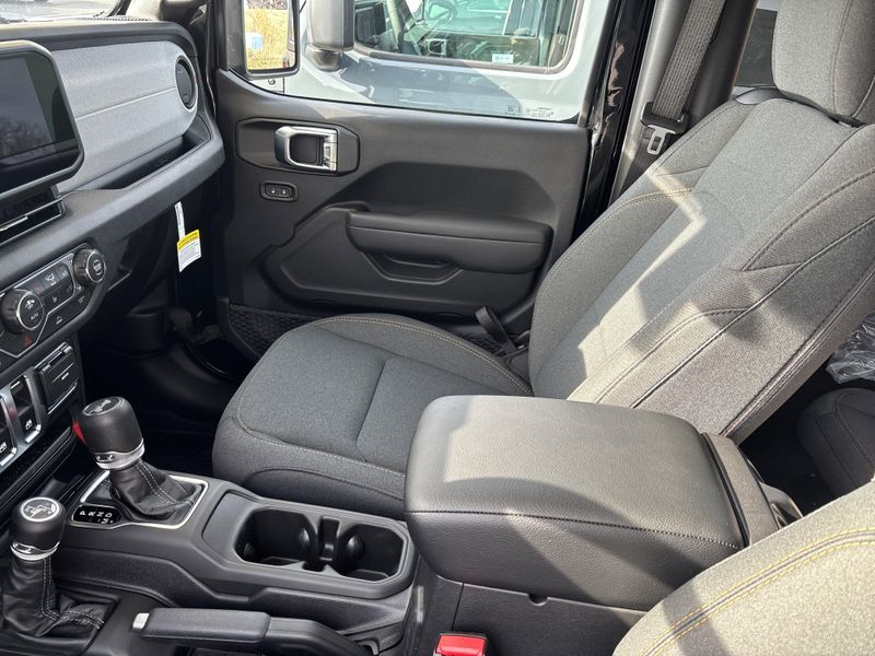 New 2026 Jeep Wrangler 2-door Sport SImage 15