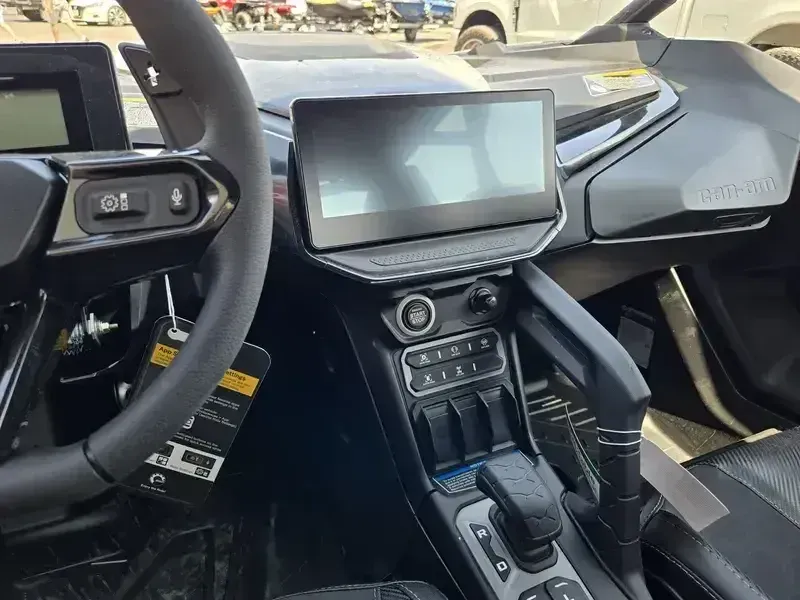 2025 Can-Am MAVERICK R MAX X RS 999T DCT TRIPLE BLACK Image 19