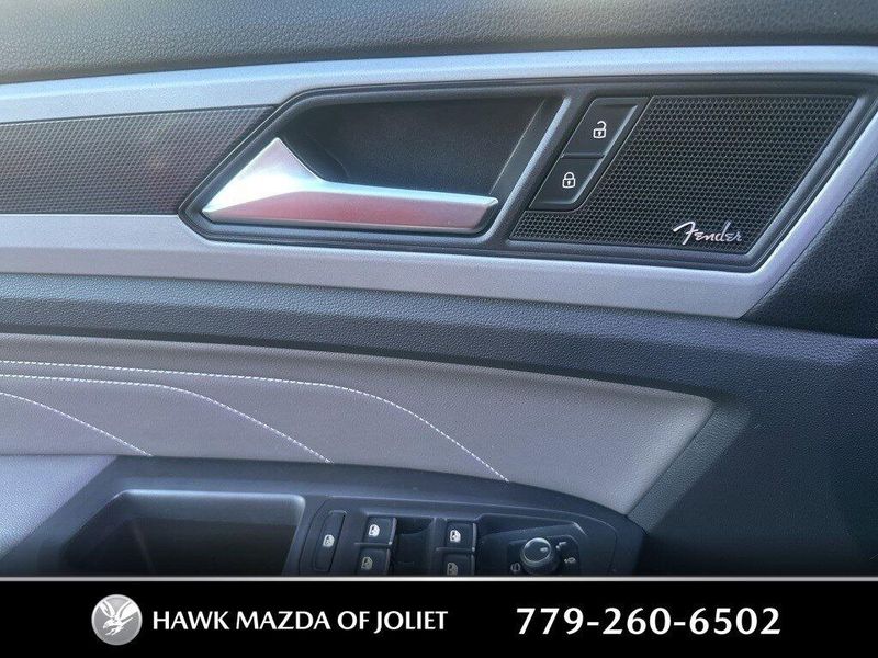 2023 Volkswagen Atlas Cross Sport V6 SEL Premium R-Line photo 2