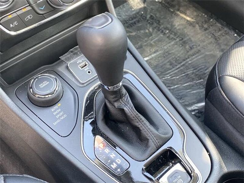 New 2023 Jeep Cherokee Altitude Lux 4x4Image 20