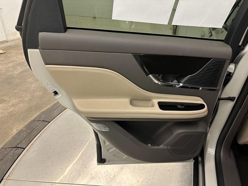 2022 Lincoln Corsair StandardImage 23