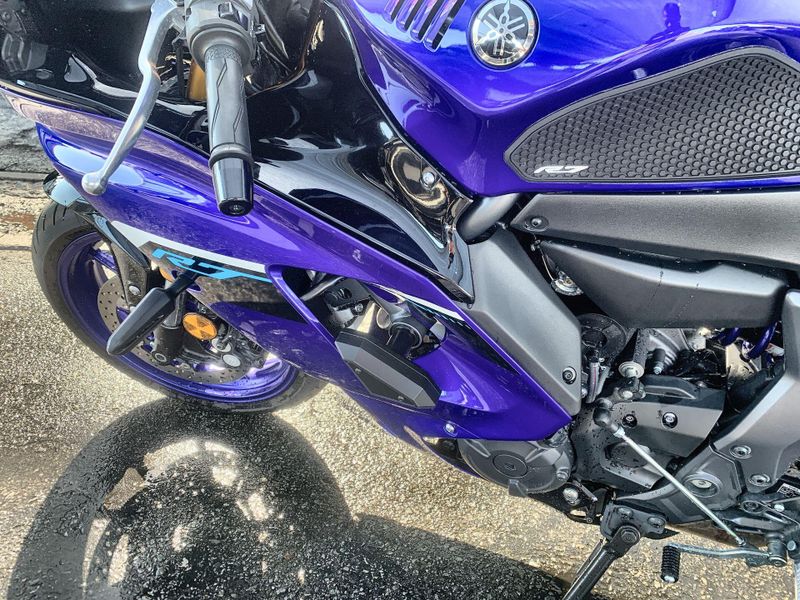 Used 2025 Yamaha YZF-R7 CA Image 12