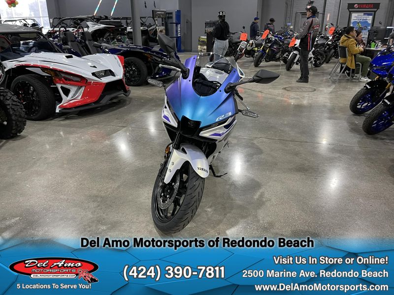 2025 Yamaha YZF-R3 ABS Image 4