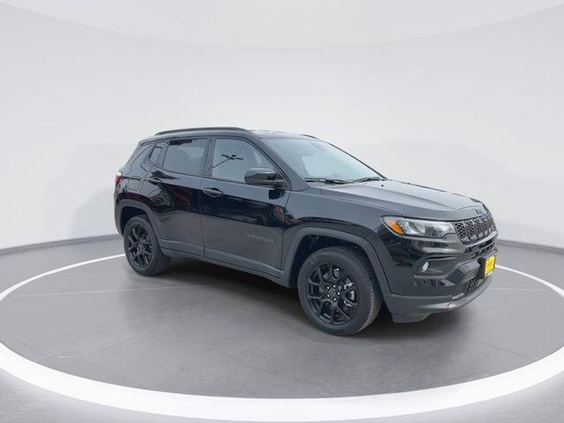 New 2026 Jeep Compass Latitude Altitude 4x4Image 2