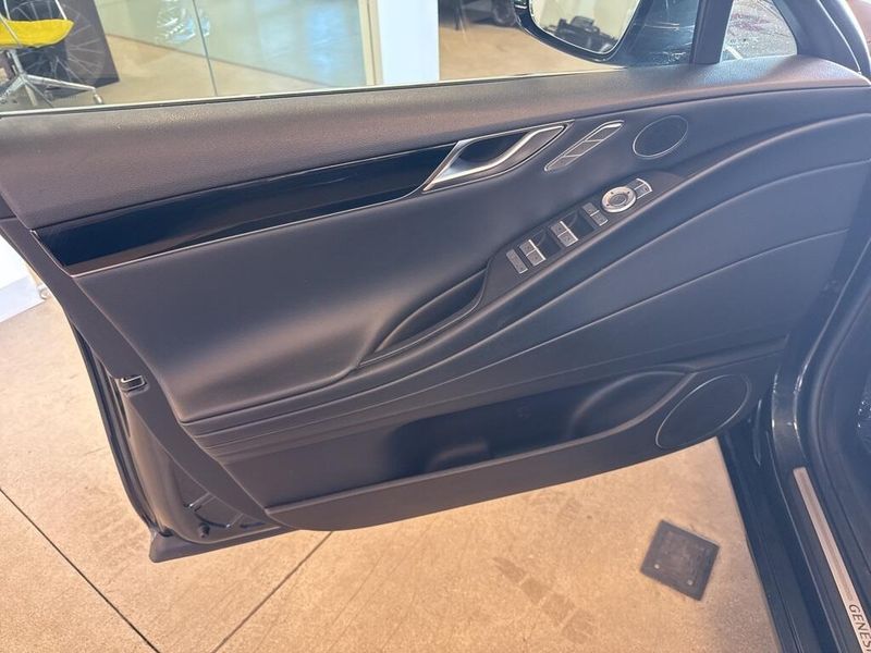 2023 Genesis G80 2.5T