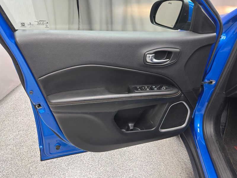 Used 2018 Jeep Compass LatitudeImage 8