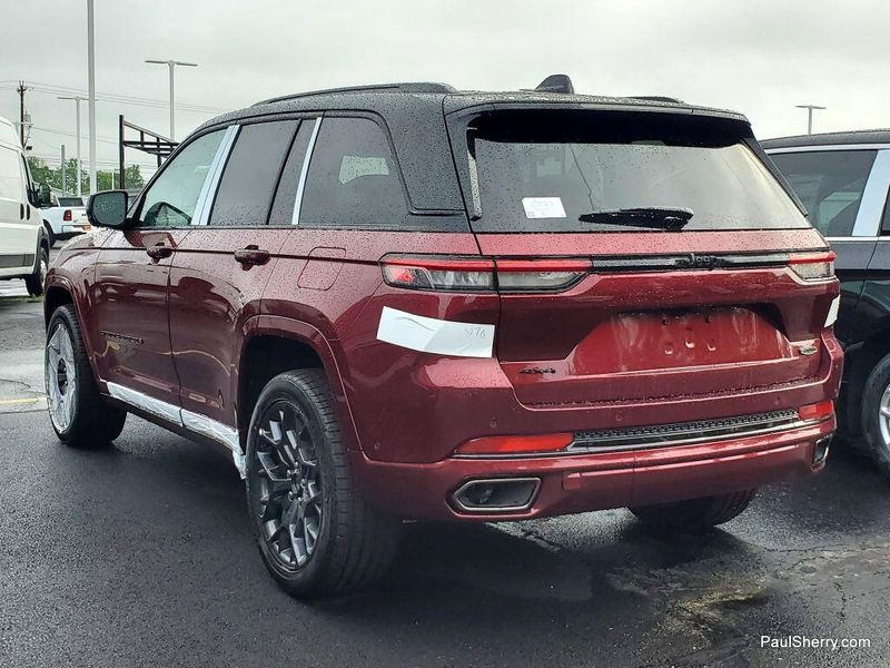 2025 Jeep Grand Cherokee Summit Reserve 4x4Image 3
