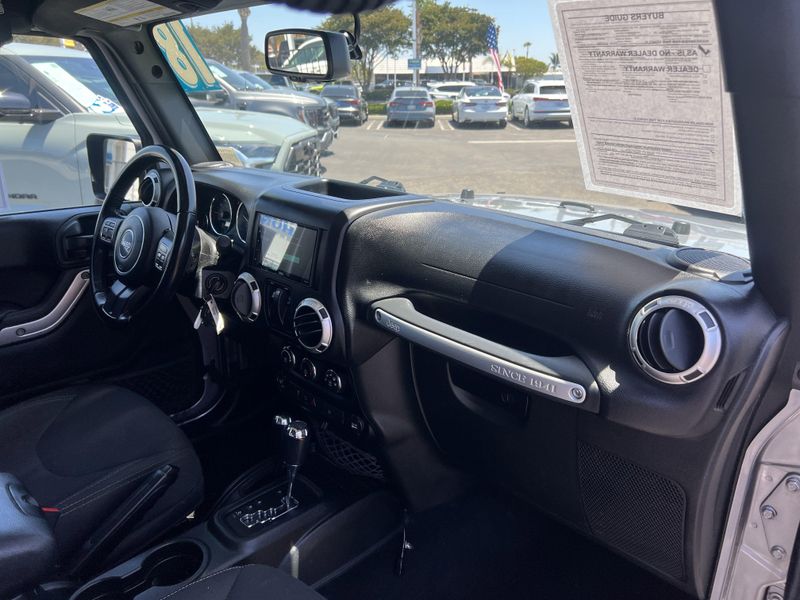 Used 2018 Jeep Wrangler JK SaharaImage 21