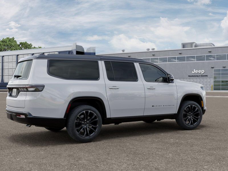 2026 Jeep Grand Wagoneer L Summit Obsidian 4x4Image 2