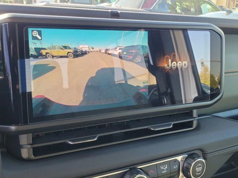 New 2026 Jeep Gladiator Mojave 4x4