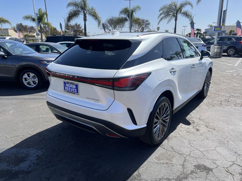 2025 Lexus RX 450h+ LuxuryImage 3