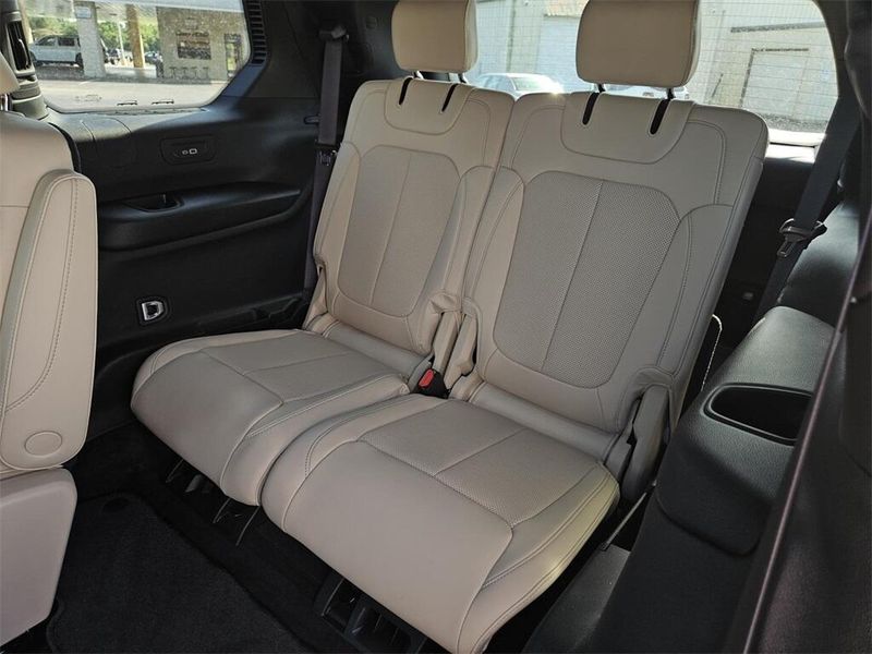 2025 Jeep Grand Cherokee L Limited 4x4Image 25