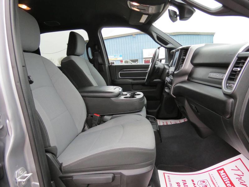 Used 2024 RAM 2500 Big Horn 4x4 4dr Crew Cab 6.3 ft. SB PickupImage 27
