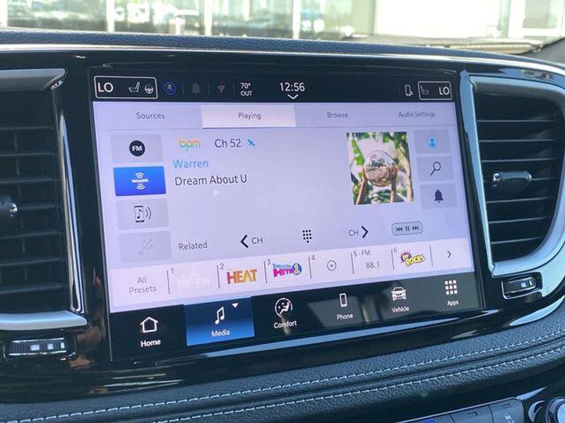 New 2025 Chrysler Pacifica SelectImage 18