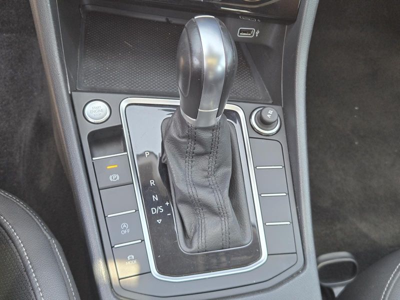 Used 2019 Volkswagen Jetta SEL Premium