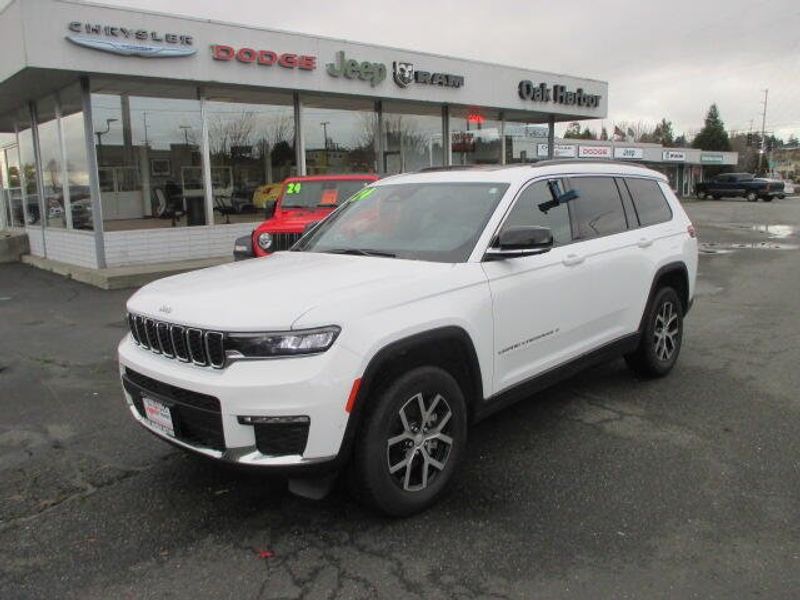 Used 2024 Jeep Grand Cherokee L LimitedImage 2