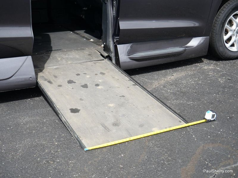 Used 2022 Chrysler Pacifica Touring L