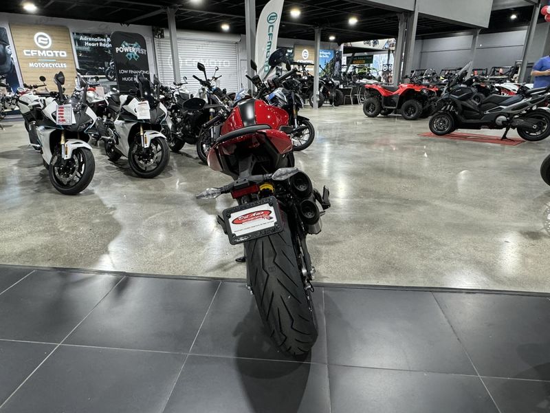 New 2025 Ducati Monster Image 19