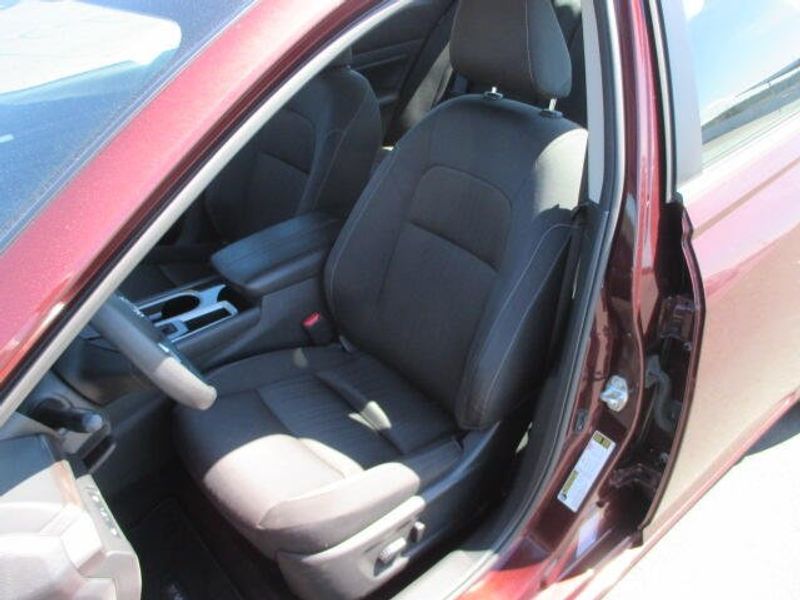 Used 2024 Nissan Altima 2.5 SVImage 13