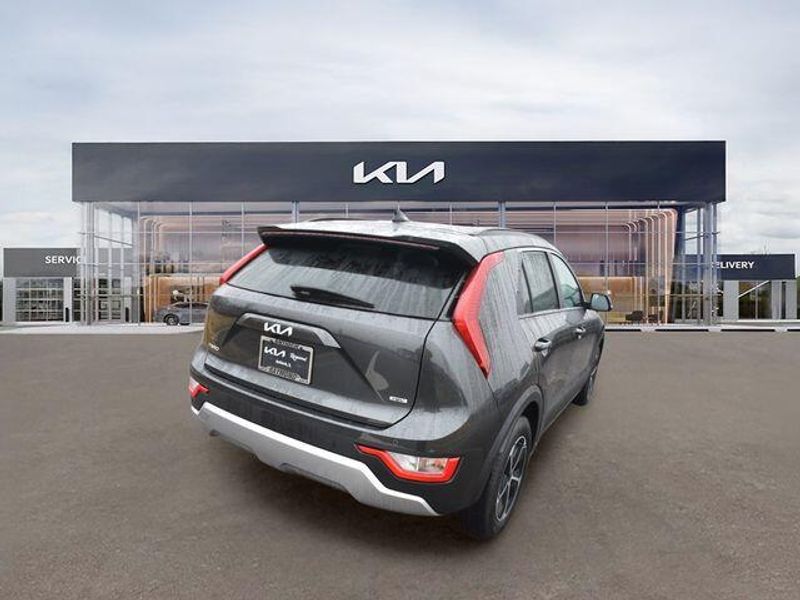 New 2025 Kia Niro EXImage 4