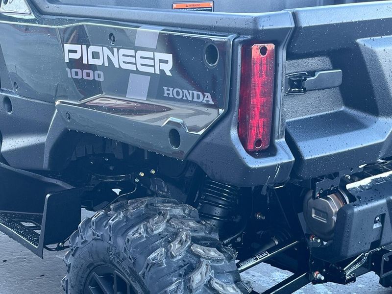 2025 Honda PIONEER 10006 DELUXE CREW 