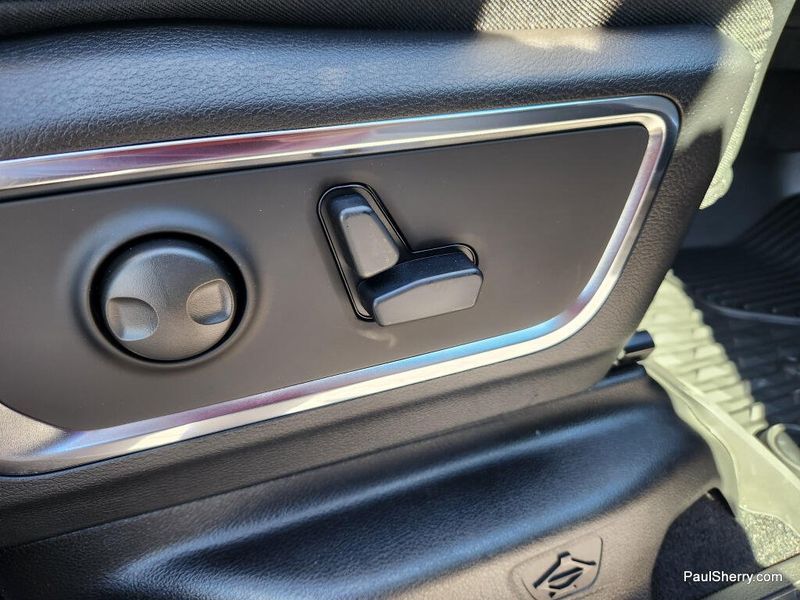 New 2026 RAM 1500 Laramie Crew Cab 4x4 5'7' Box