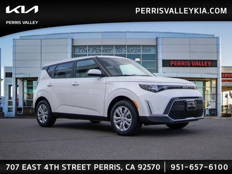 New 2025 Kia Soul LXImage 1