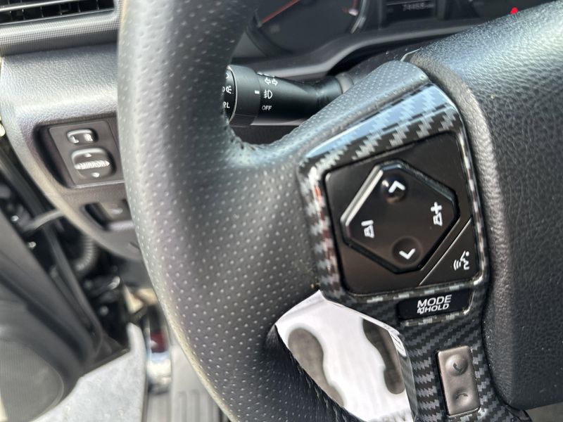 2020 Toyota 4Runner SR5 Premium photo 25