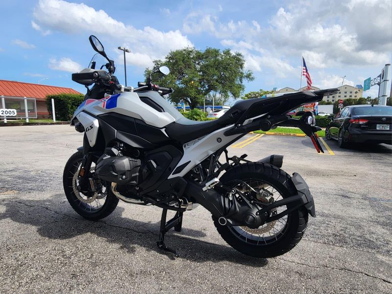 2026 BMW R 1300 GSImage 6