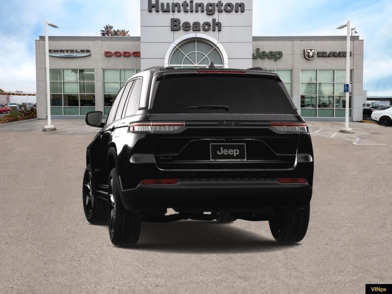 2025 Jeep Grand Cherokee Altitude X 4x4Image 13