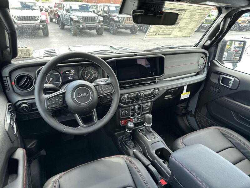 New 2025 Jeep Gladiator Rubicon X 4x4Image 17