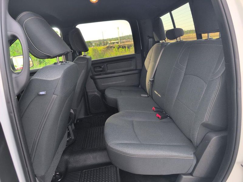 2022 RAM 2500 TradesmanImage 32