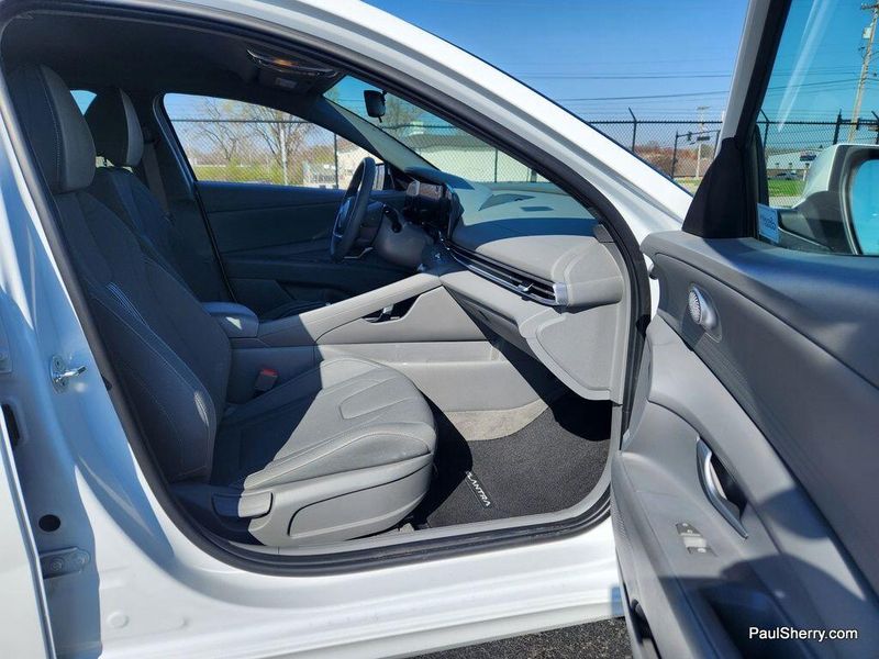 2024 Hyundai Elantra SELImage 22