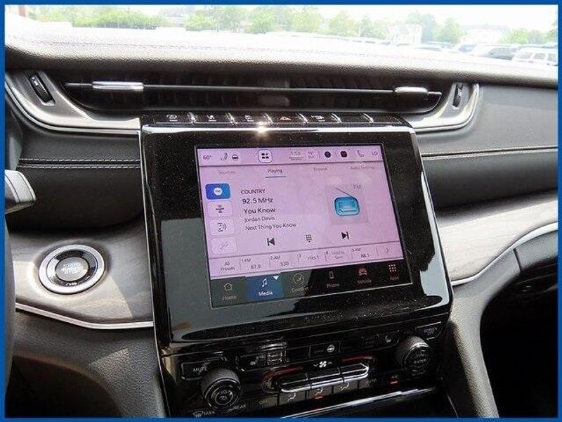 Used 2022 Jeep Grand Cherokee LimitedImage 16