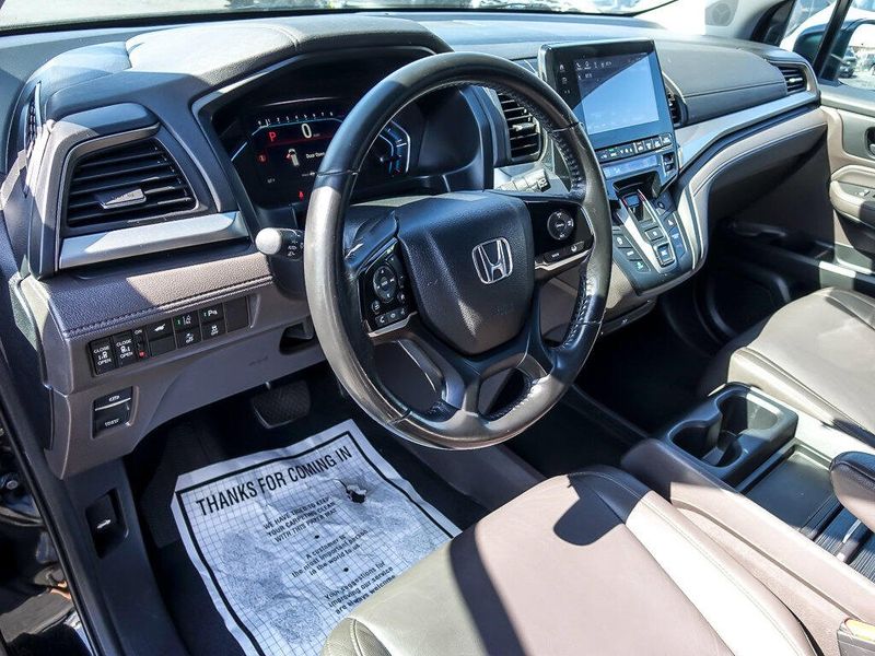 2018 Honda Odyssey Touring photo 9
