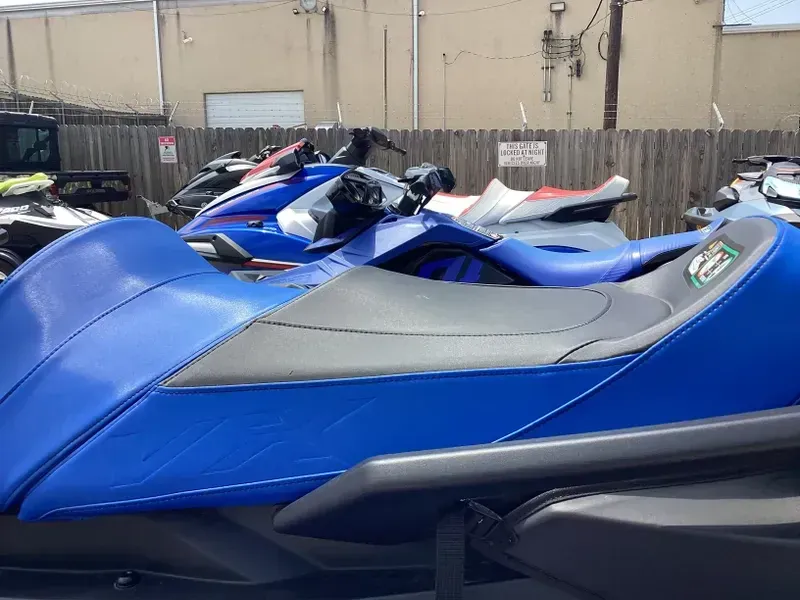 2024 Yamaha WAVERUNNER VX LIMITED HO AZURE BLUE AND ACID GREEN Image 3